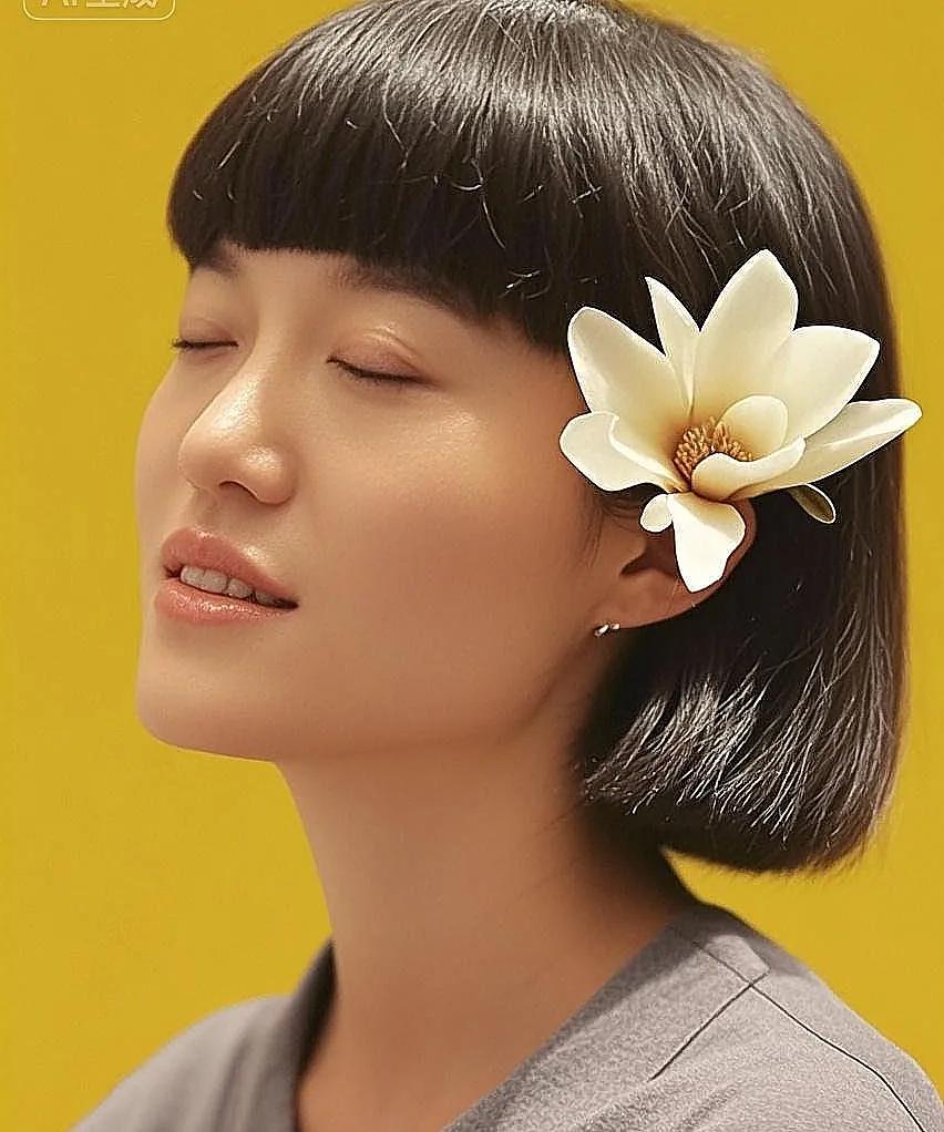 人这一辈子，
不“算计”就一定吃亏吗？
那些站在高处的名字，
被舆论一遍遍曝光，