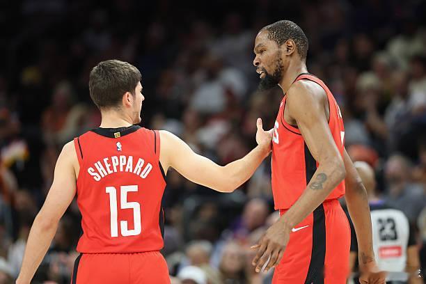 里德·谢泼德甚至不需要得分，就能弥补火箭队所缺少的东西！本轮系列赛中，有里德在场
