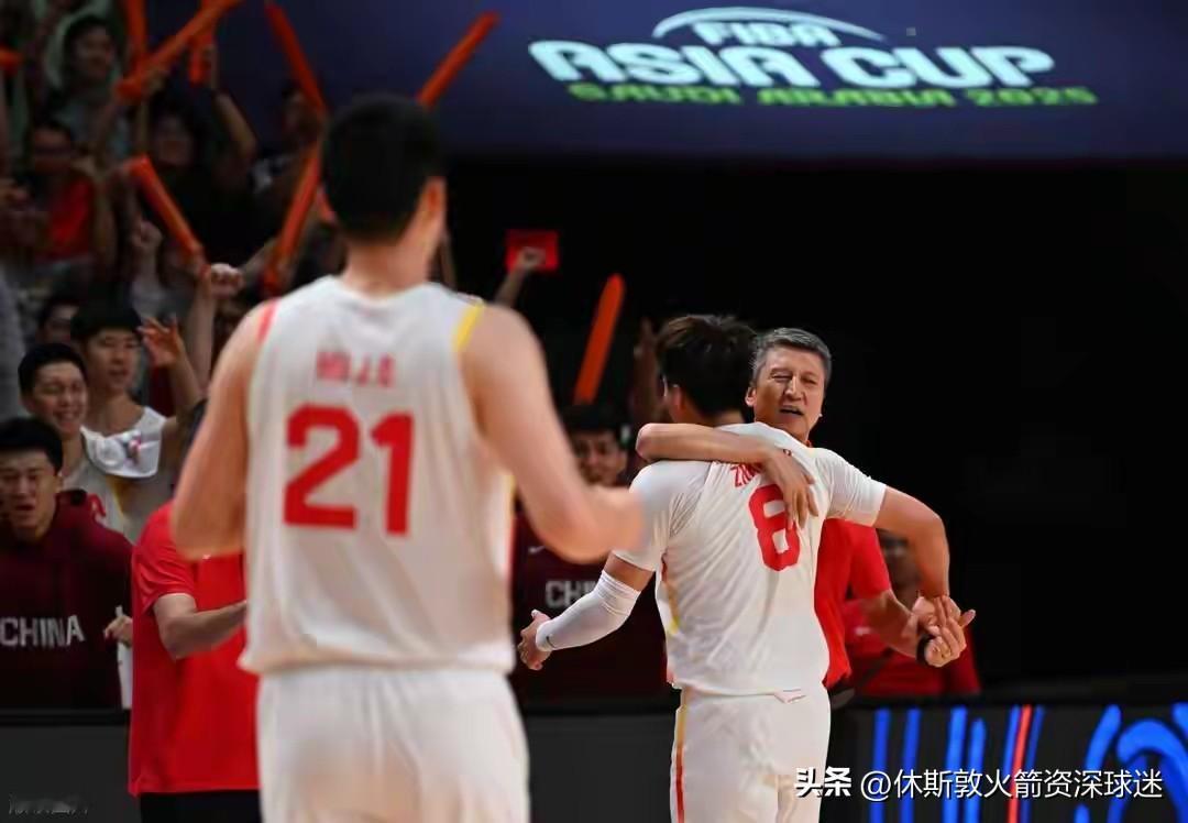 明天中国男篮对战日本男篮，说实话中国男篮大概率会失败。目前中国男篮整体问题很多，
