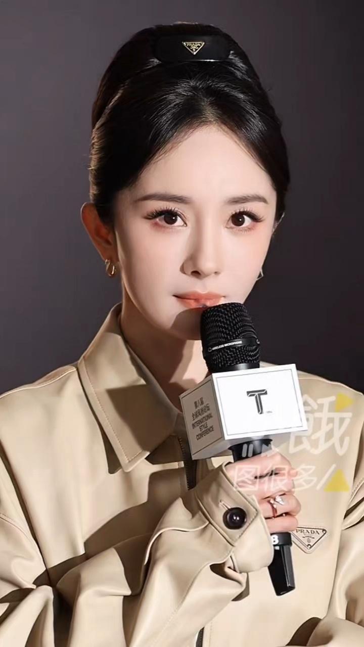 杨幂一抬眼我就知道对味了好美啊，不愧是幂神！漂亮🦊，高贵的女王～眼部状态无惧高