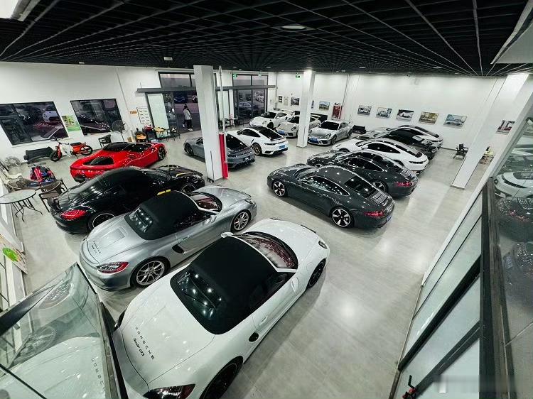 保时捷回应俄罗斯数百辆车突然锁死你们还记不记得《速度与激情》里面那个所有的车在远