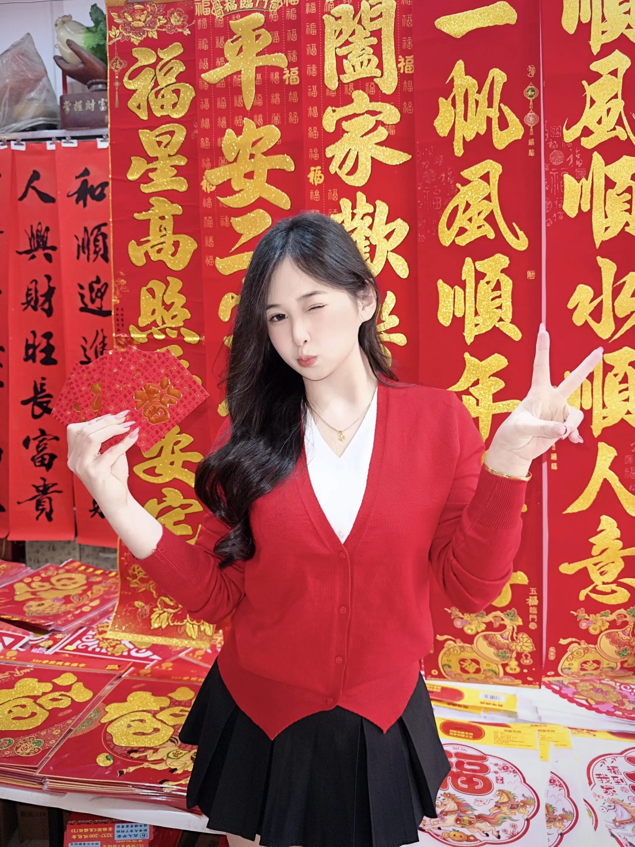 🧨新年拍照姿势｜极简4招拿捏新春氛围感。