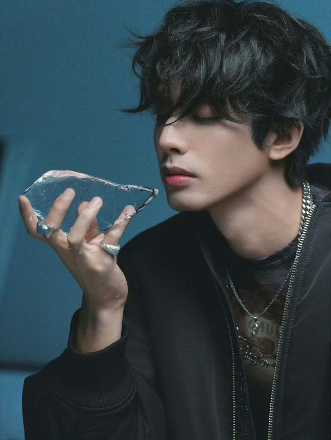 宋威龙旅行的dresscode湖南卫视跨年演唱会宋威龙的旅行穿搭仪式感狠狠戳中我