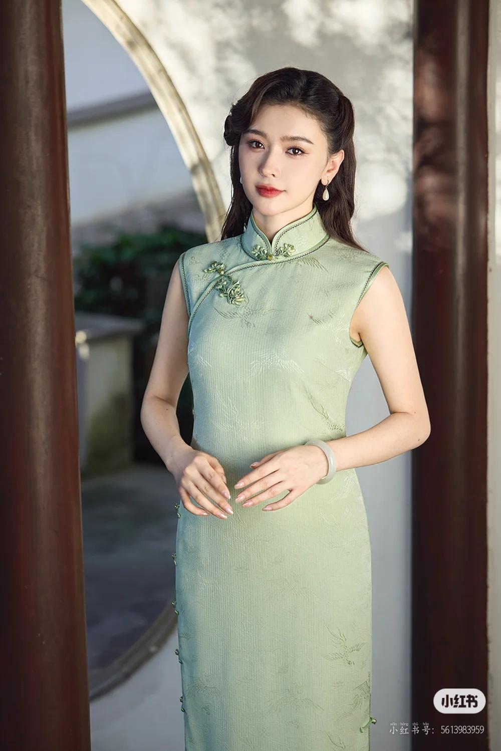 晒图笔记大赛美女旗袍穿搭写真