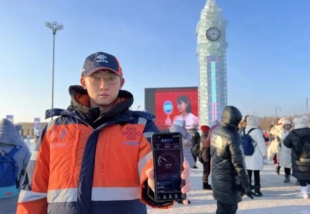 哈尔滨大火，上万人蹦迪、唱歌、直播，这只是属于中国人的快乐，美国人能不能做到？世