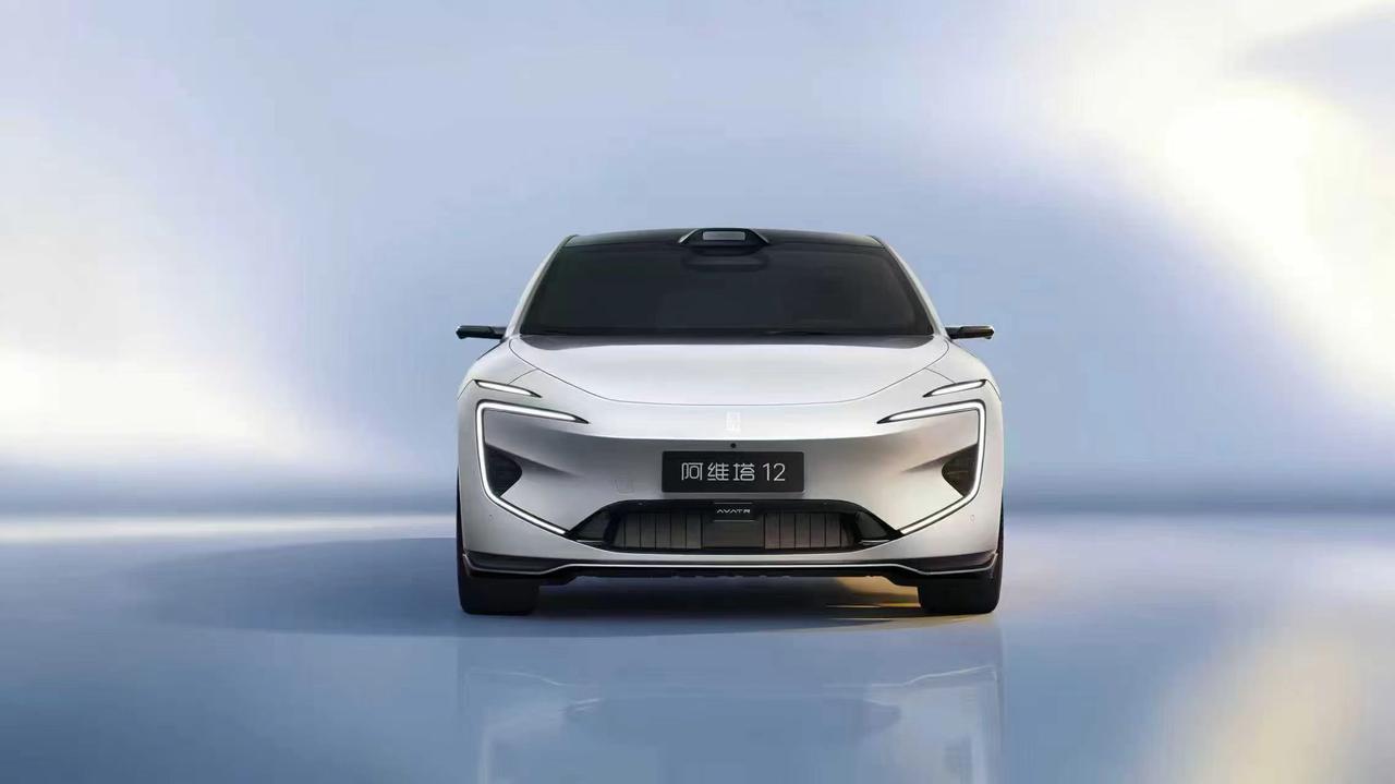 在选车时我会综合考虑外观、性能、配置和价格等多个因素。新款阿维塔12的申报信息让