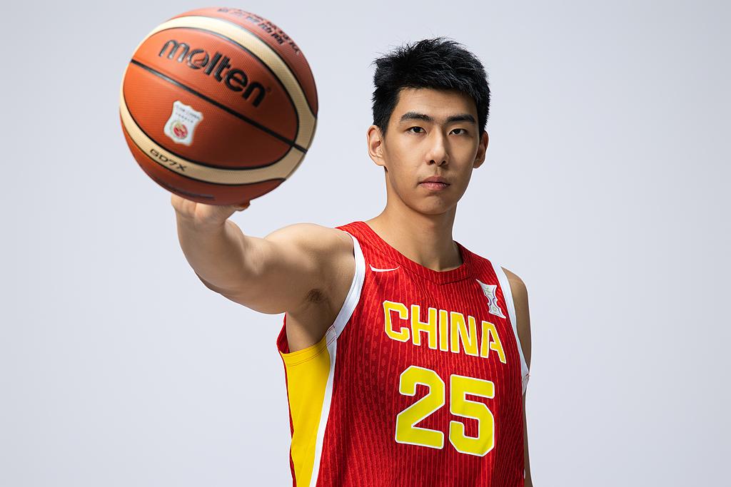 广州中锋徐昕等待NBA球队试训邀请，NCAA或是他最好选择

北京青年报记者6日