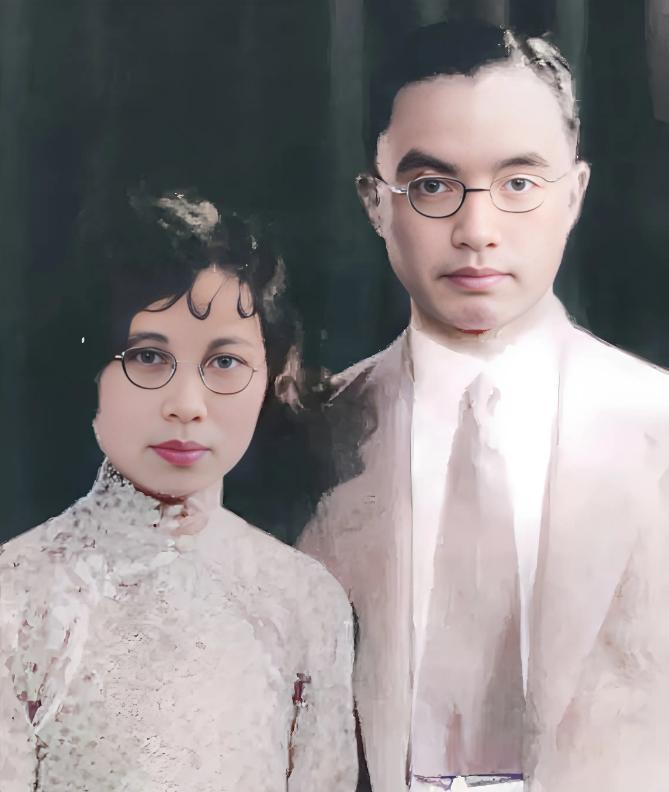1929年，前妻去世不久，朱自清就对齐白石的徒弟陈竹隐一见钟情，陈竹隐不愿意给他
