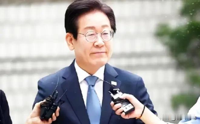 韩国作为美国的殖民地，站位肯定不在中国这边，只是为追逐利益的最大化，李在明上台调