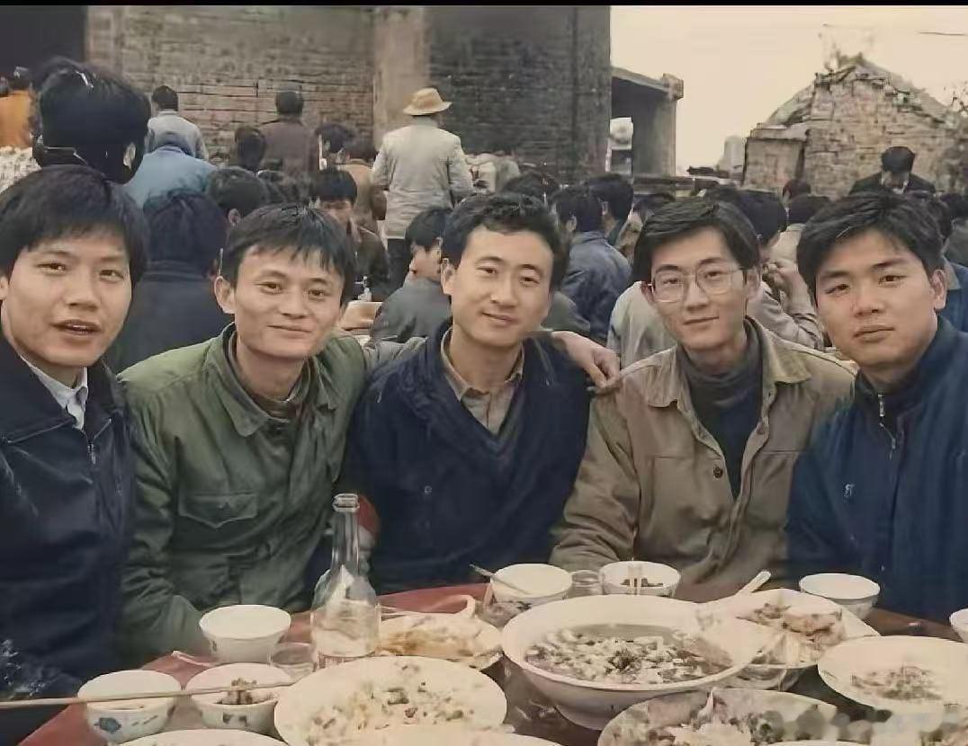五个人中能认识四个就已经非常厉害了！不知道有没有五人都认识的