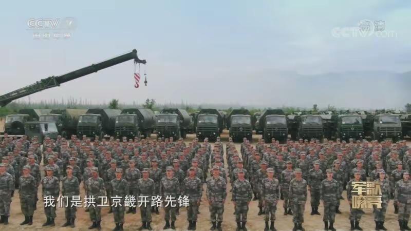 看着夕阳下的奔跑，那是我逝去的青春。致敬军旅