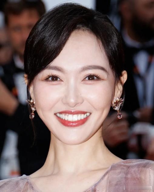 唐嫣正式转型演妈妈！新剧《此刻的生活》正式备案，10月份将开机拍摄，唐嫣将在该剧