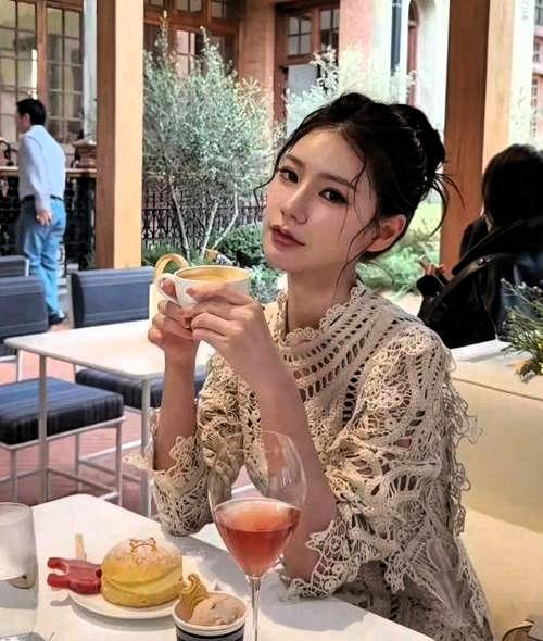 北京初雪夜，都市夫妻的两种生活切面
那是北京初雪的一天，雪下得特别大，好多人都说