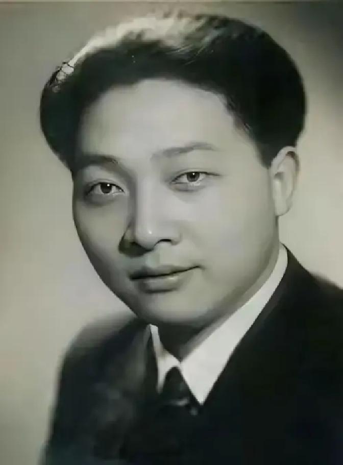 1947年，红色特工卢志英在上海的家中不幸被捕。特务将他连夜押往南京雨花台行刑，