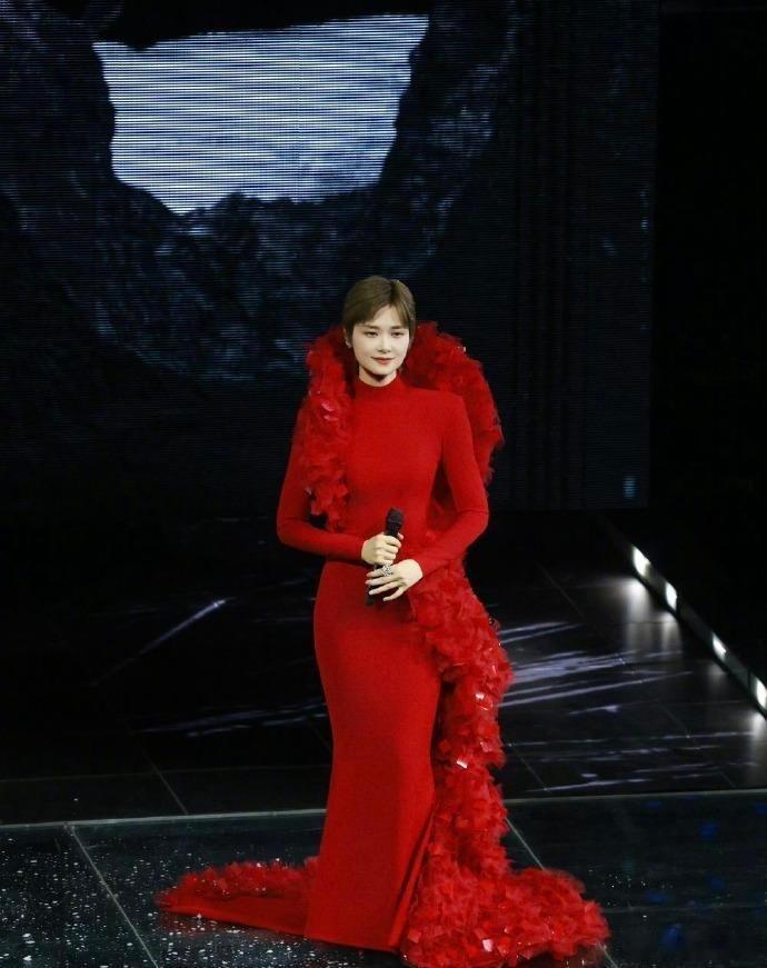 是你吗李宇春 时隔21年，当年一句“信春哥，得永生”的调侃，到今天一句“Good