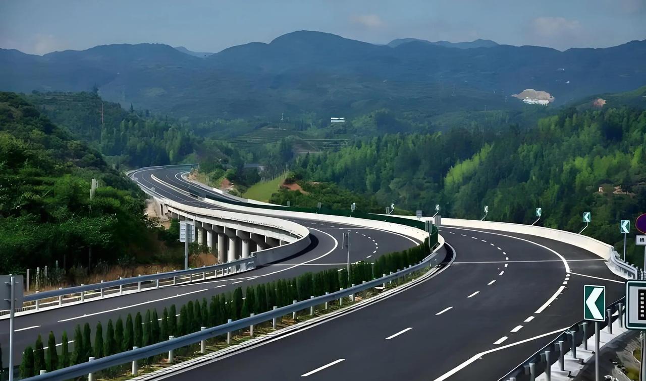 这年头，连广西广电都要改头换面了！别再以为它只是个“电视盒子”，人家要变身“北投