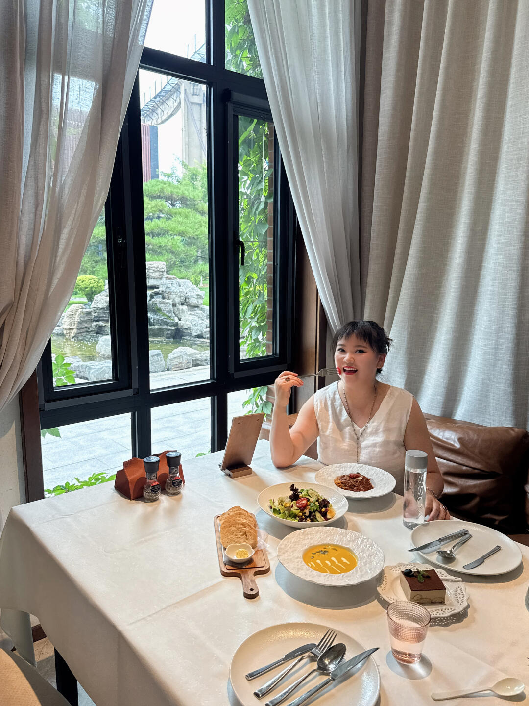 探店秦皇岛氛围感西餐厅：海餐厅拍照打卡