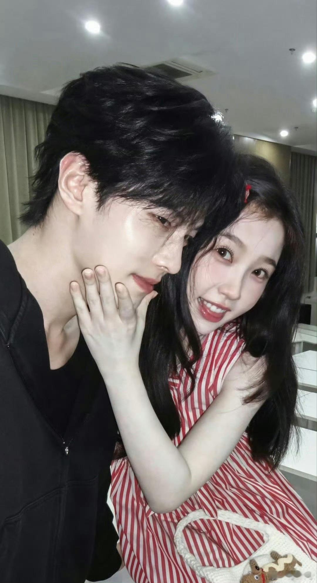 我只想跪求一个二搭！太配了……谁懂啊。虞书欣她拍的含金量还在上升