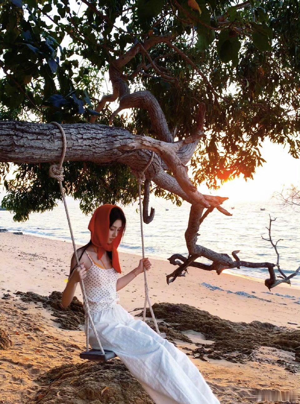 鞠婧祎海边夕阳营业鞠婧祎海边夕阳照老婆好会营业 