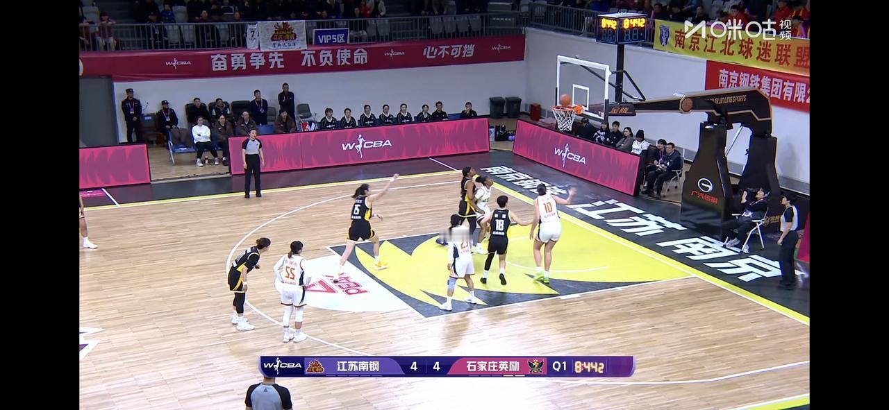 江苏女篮今晚打出极其精彩的第一节
差点被对手翻盘，96:88

这个最主要是两个