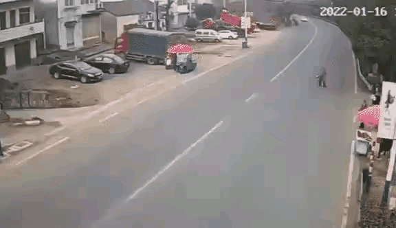 这情况责任咋定，有懂得朋友解说一下。