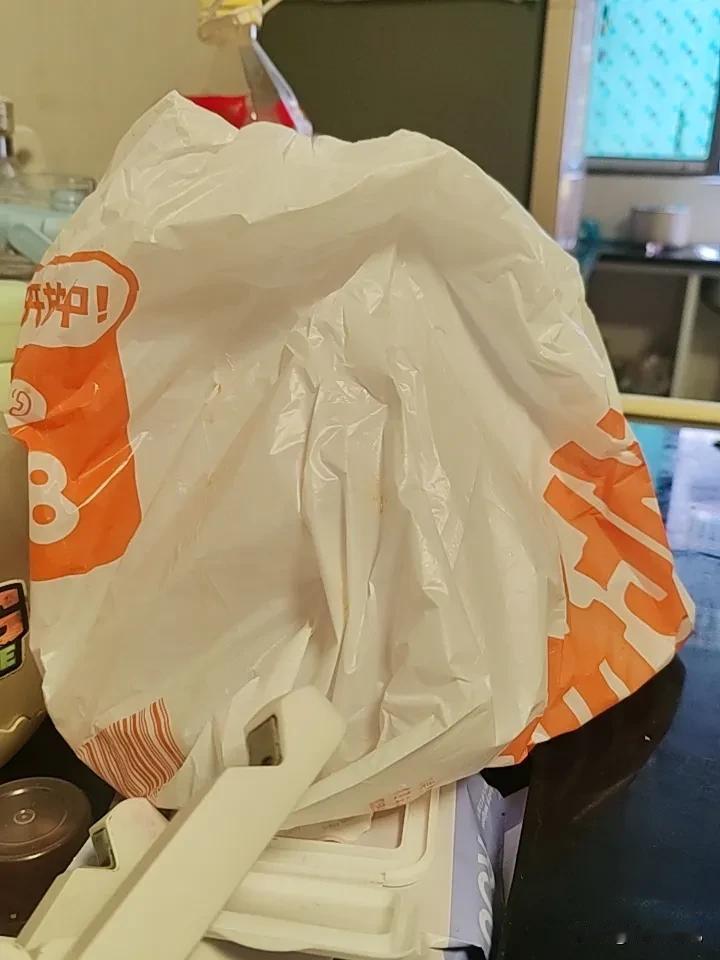 一句话证明你老了！字数越少越好看不得小孩叛逆了！开始攒塑料袋了！你们呢[捂脸]