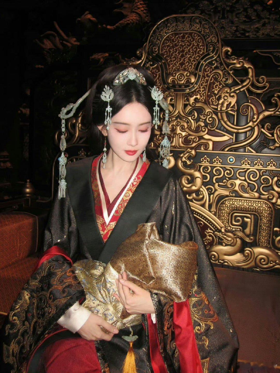 孟子义当然是爱与权力全都要孟子义沈汐和不做选择，沈汐和当然是爱与权力全都要！我们