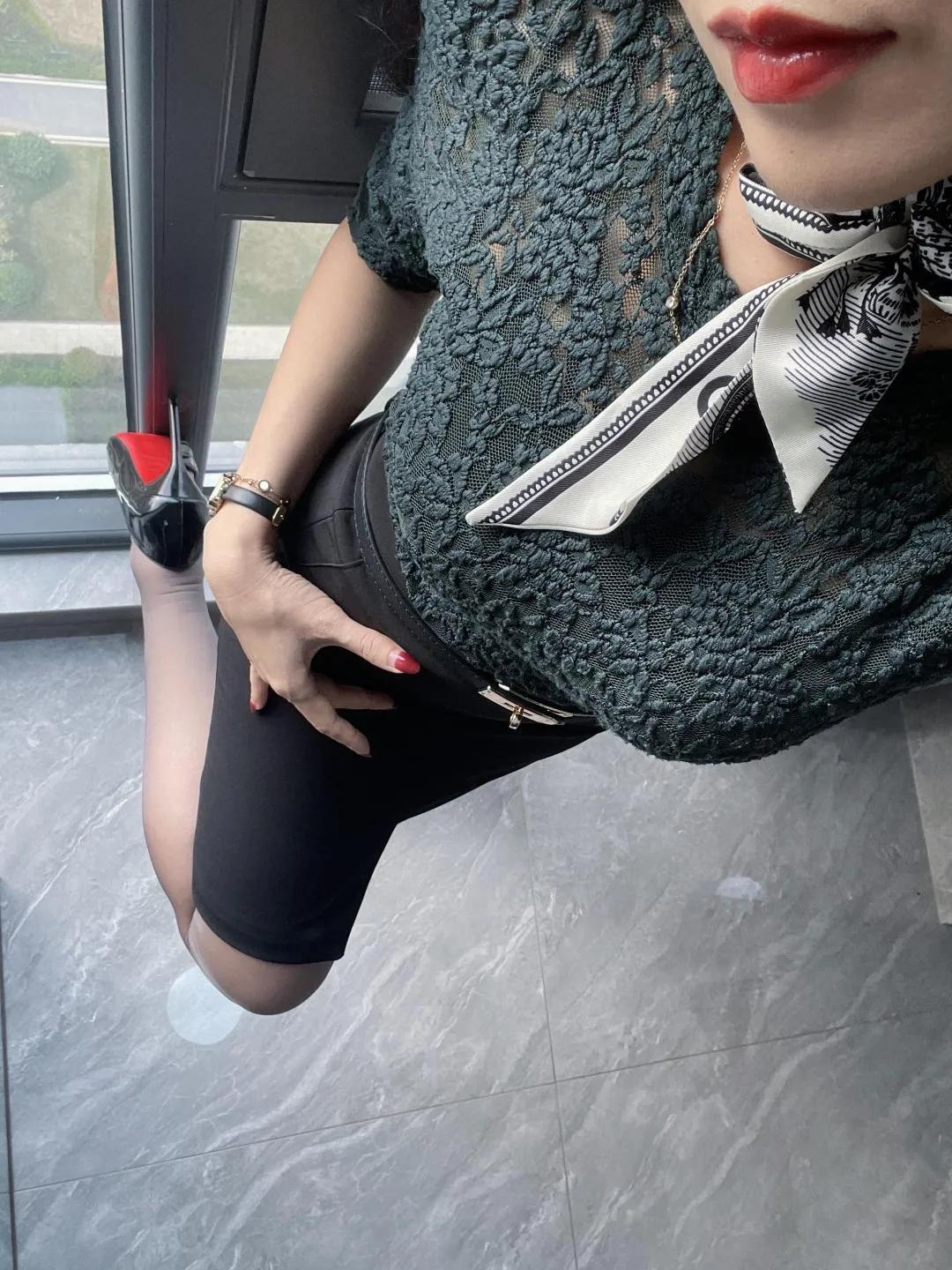 准备好明天送我的礼物了吗？御姐 高跟鞋