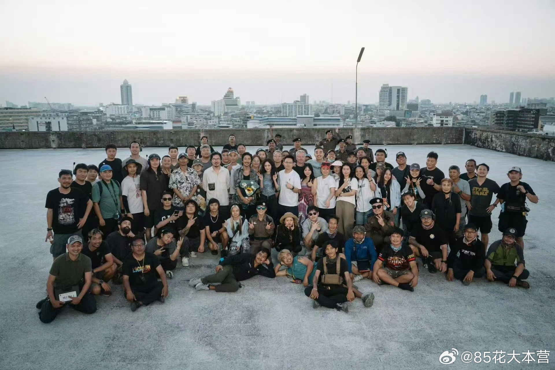 杨幂新剧《末路狂花》杀青～狂花已盛放十数年，末路尽头依旧是旷野！ 