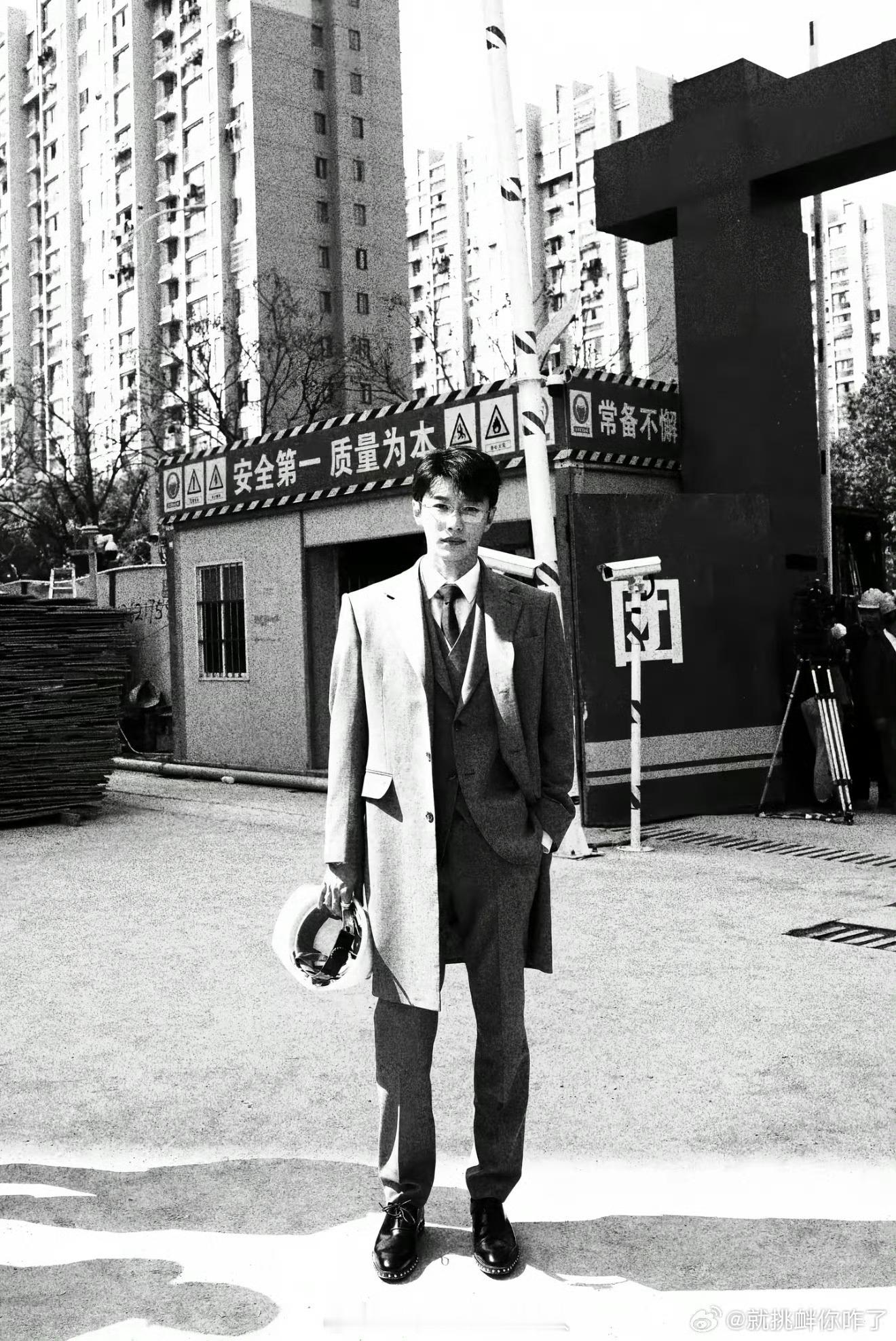 代旭 猫的树你把我拍得好美啊 这张权威的脸没有拍得不帅的义务 