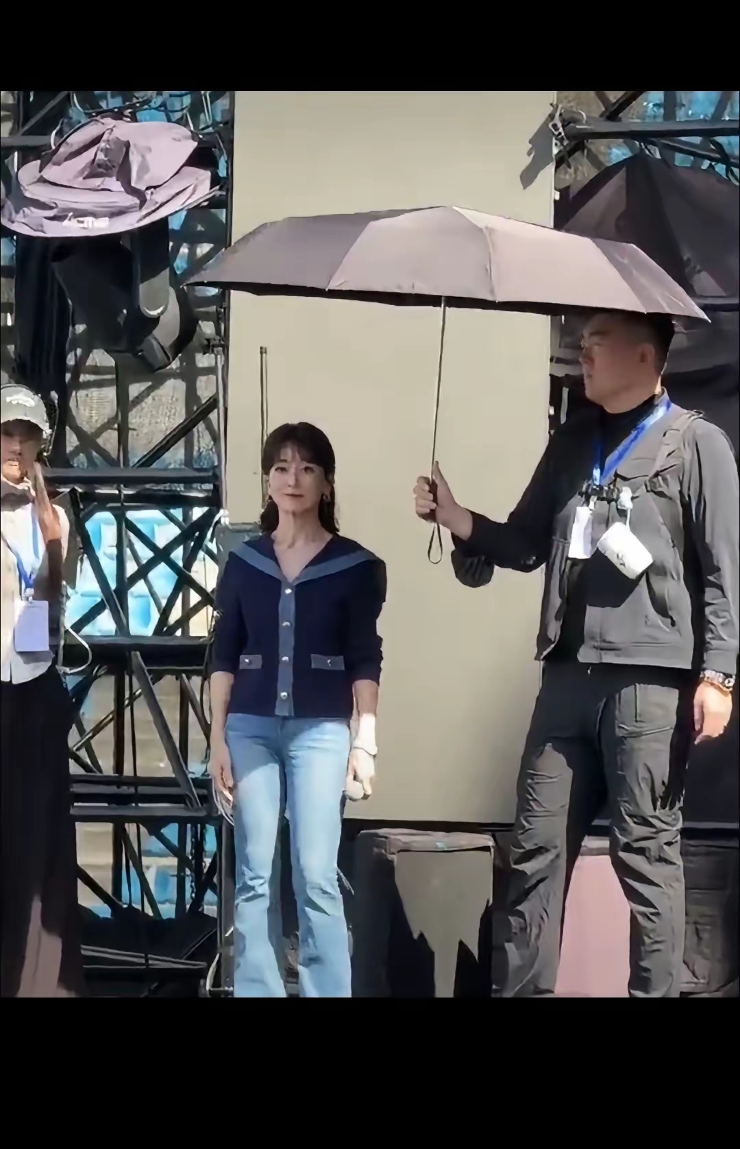 说实话真的没有看到哪个富豪老婆73岁还出来工作的 