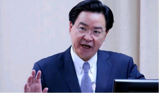 吴钊燮被整破防了！在沈伯洋在台北居住地与工作地点信息被曝光之后，吴钊燮对我们破口