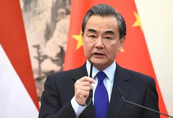 美伊战争第九天，全世界都在等中国表态。等来的不是谴责，不是警告。王毅3月8日开口