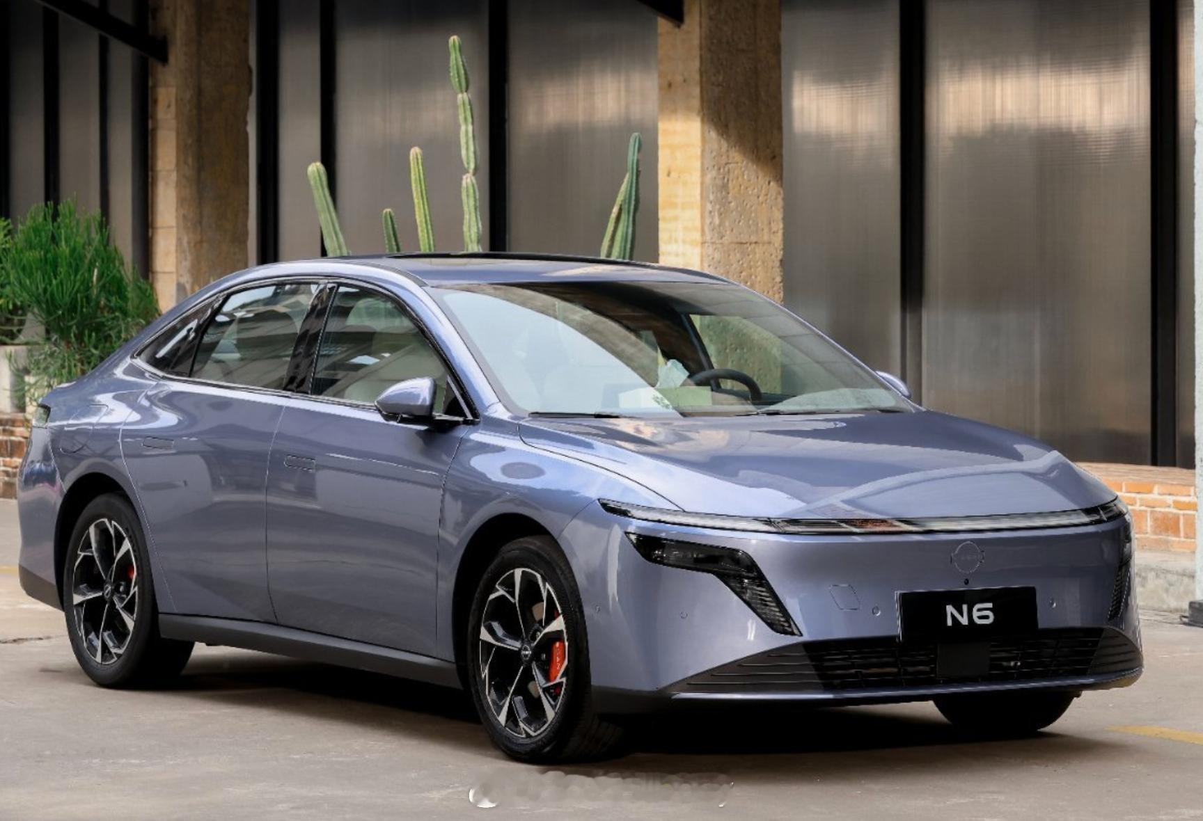 日产挺会选人hhh两口子搭档上了确实过日子早些年能想到的就是日产这类合资的产品当