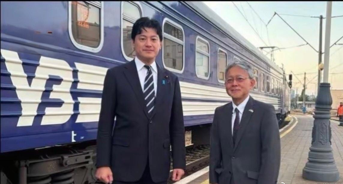 日本法务大臣三谷秀弘于7月21 日星期一抵达基辅进行访问。 
大臣将在圣米迦勒金