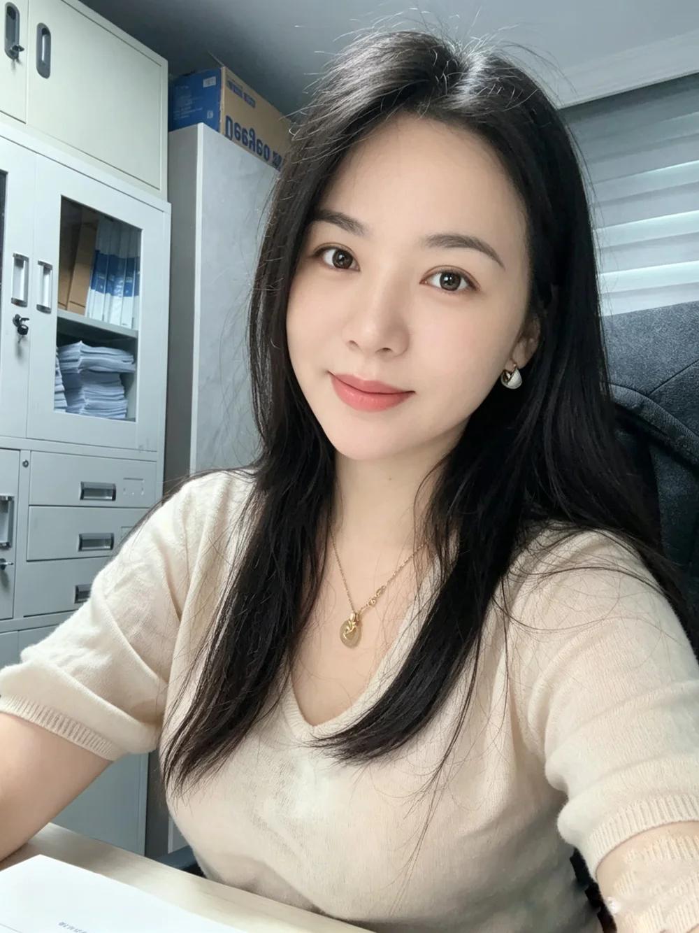 别叫老婆成熟稳重的美女你喜欢吗?