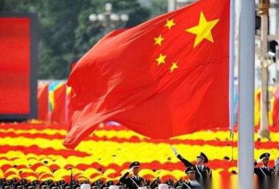 中国出现了一个怪相，我们现在变得比以往都要强大，但是美国欺负我们，日本欺负我们，