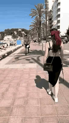 一见钟情和见色起意，哪一个形容更贴切一点？大家怎么看？