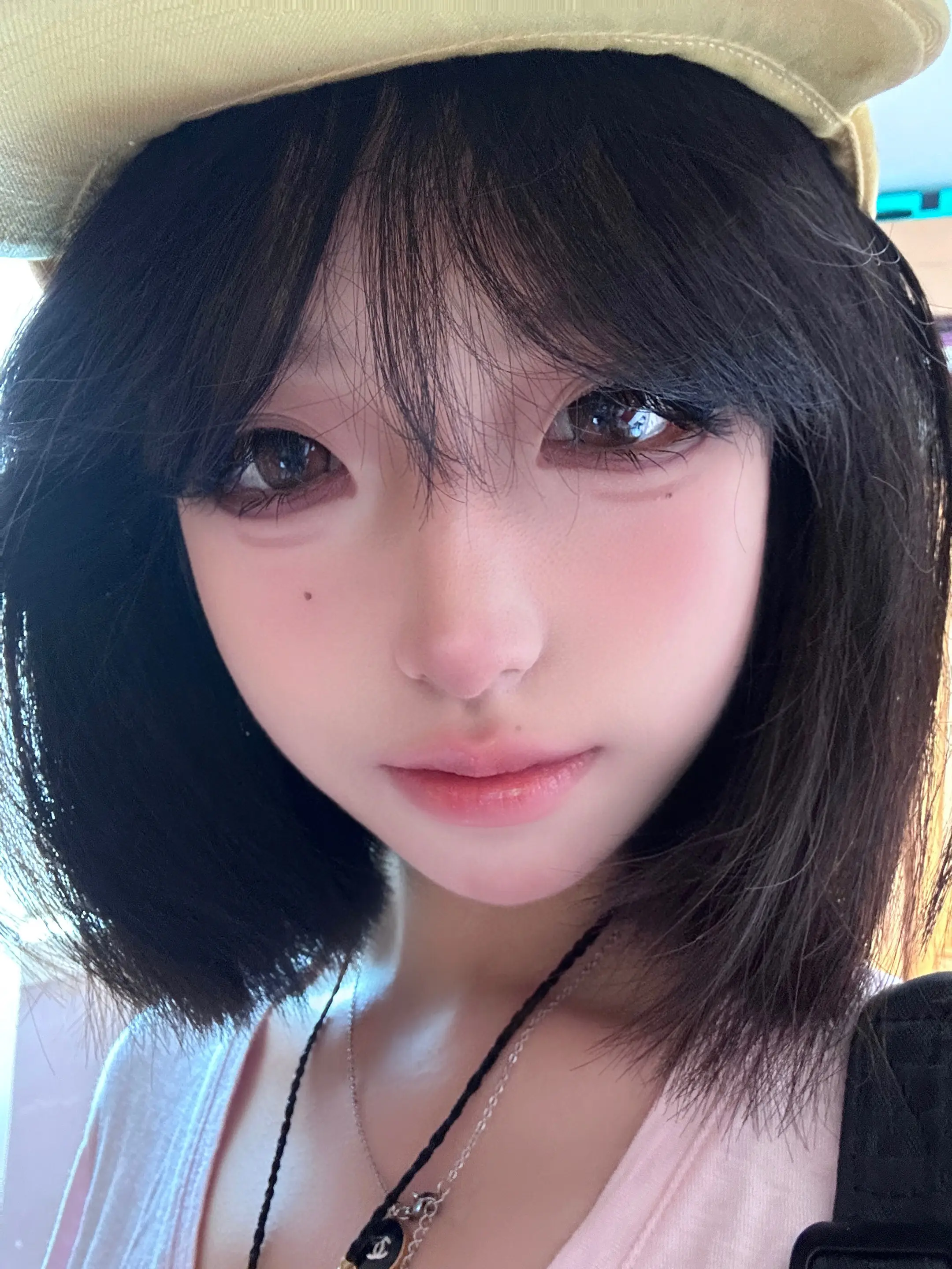 透过我的眼睛  你在回忆谁。