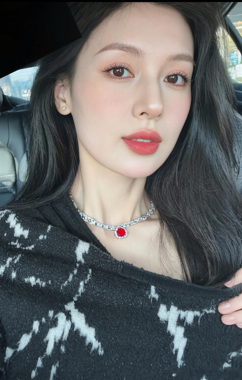 炒股的过程，其实也是一个不断认识自己、修正自己的过程。市场就像一面镜子，会把你的