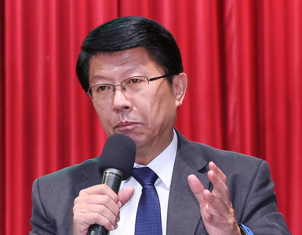 2026年台南市长选举，国民党蓝委谢龙介有意角逐，前蓝委陈以信日前也宣布将争取国