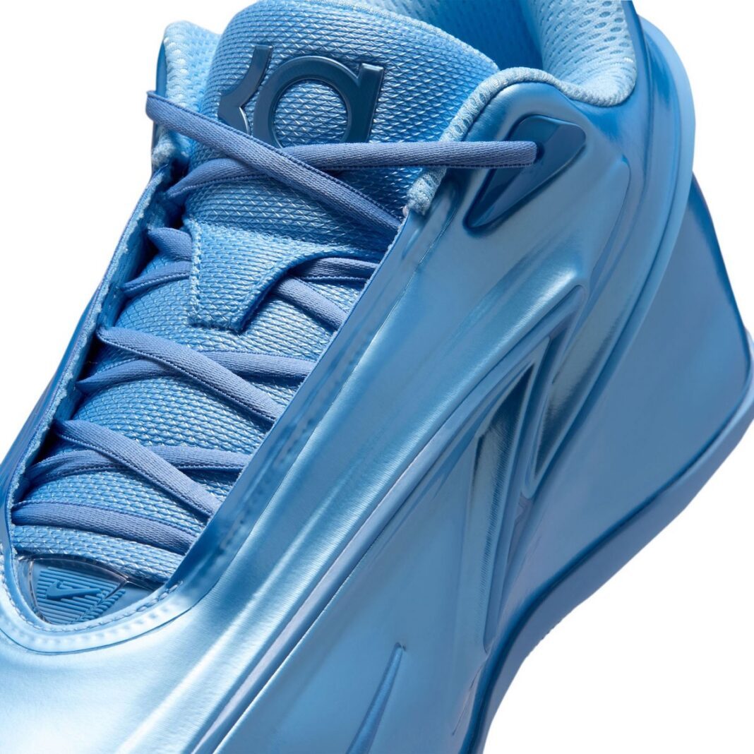 Nike KD 19 目前曝光的几款配色都是纯色系的，而且颜色也都比较鲜艳，不知