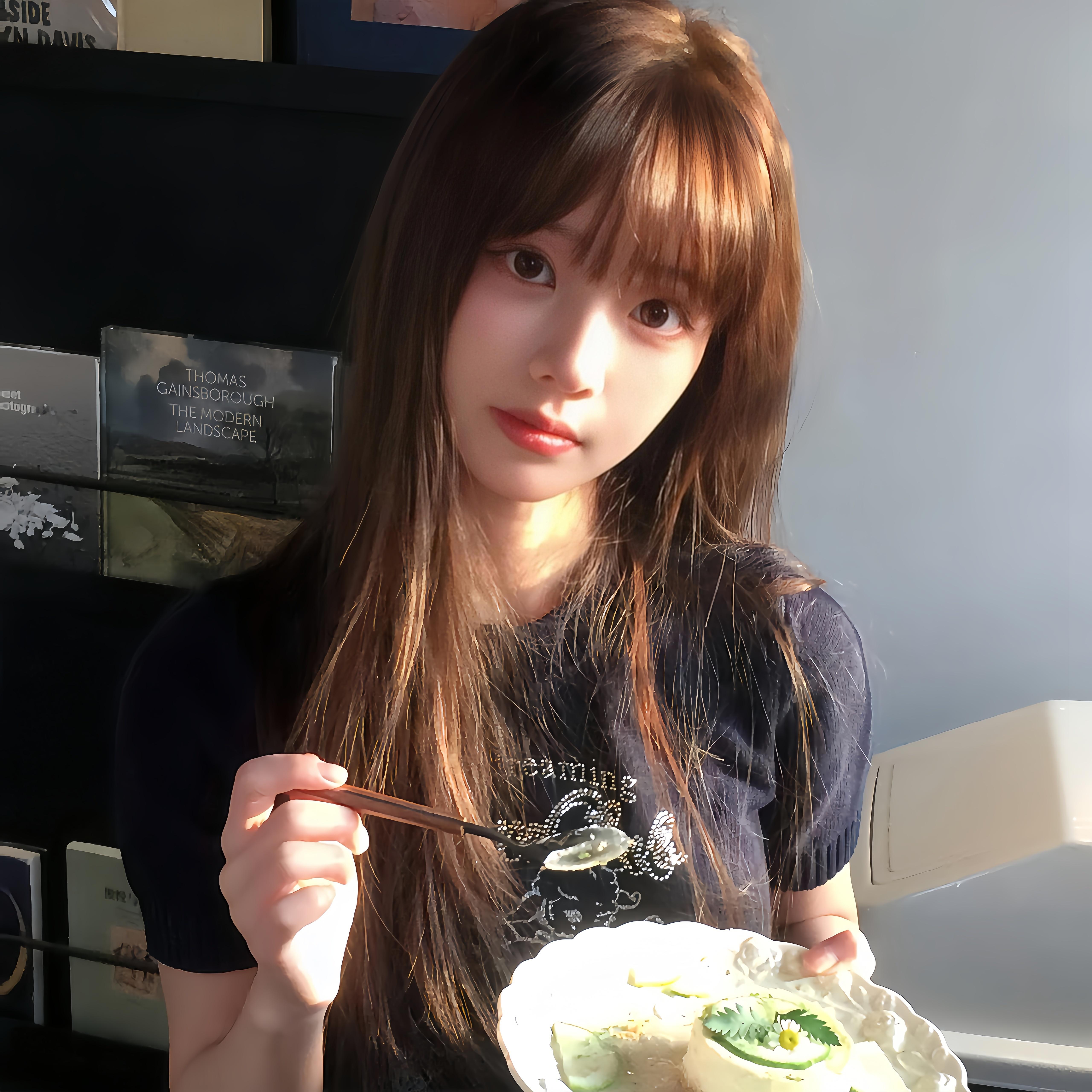 年少时轻狂 什么话都听不进去 中年时沉默 什么话都说不出来 ​​​