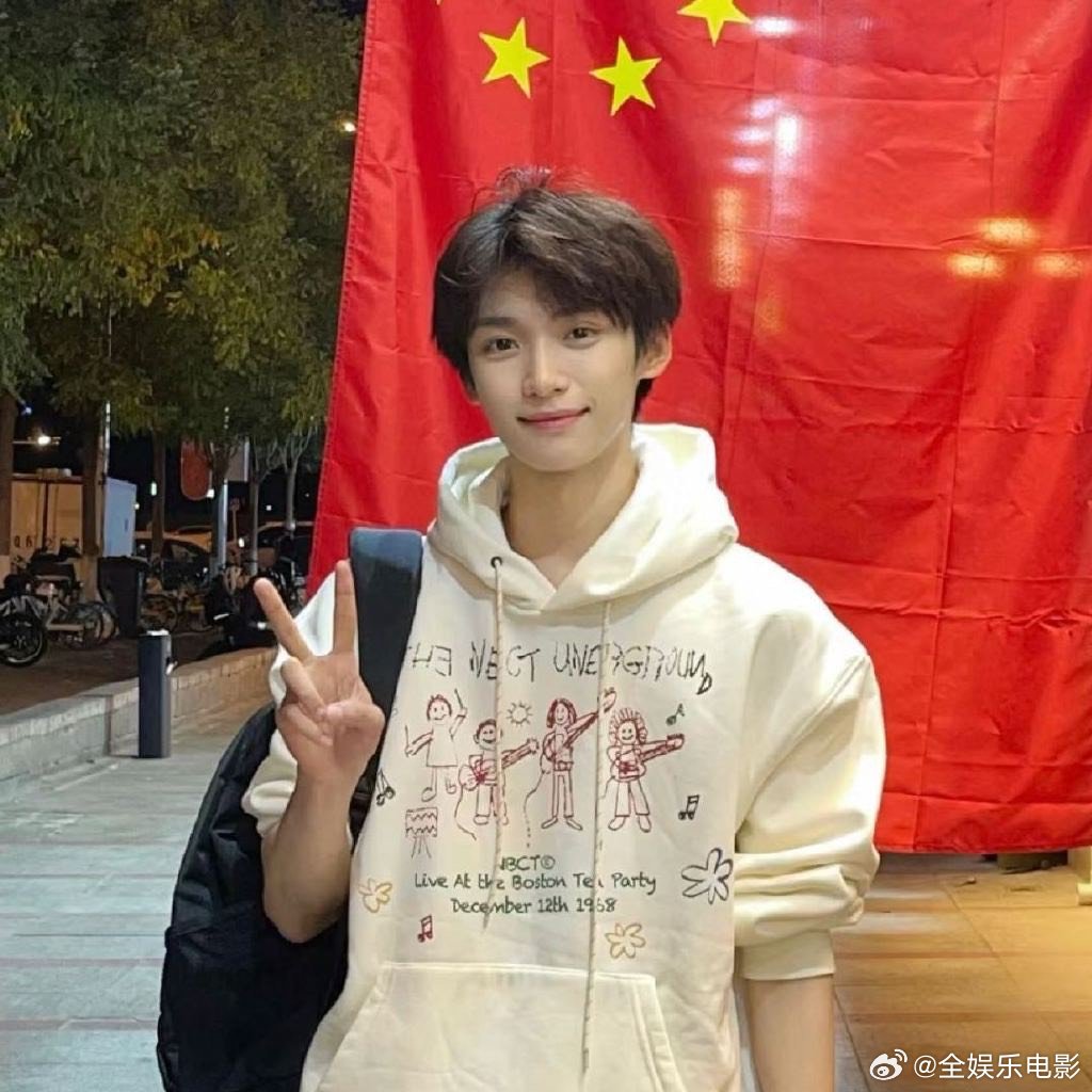 梓渝在飞机上吼私生梓渝飞机上吼私生 梓渝在飞机上吼私生 梓渝吼私生 ​​​