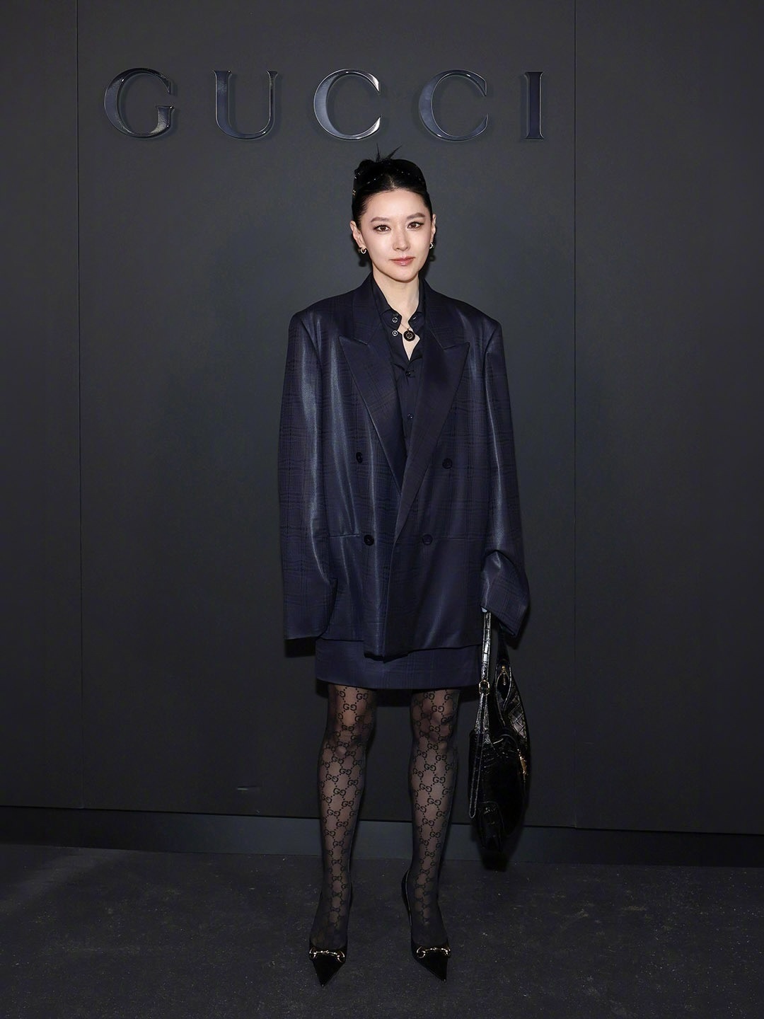 李英爱 一张 VOGUE ，两本 Dazed ，外加一支秋冬全球成衣 ，甚至姐这