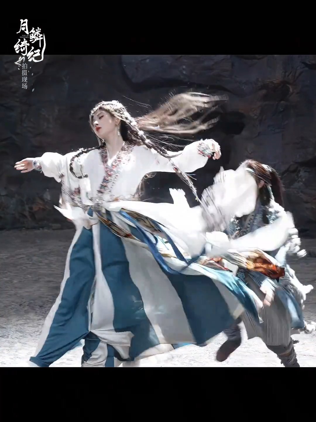 我们世界寄露有自己的后倒信任挑战！田嘉瑞稳稳接住鞠婧祎田嘉瑞接住鞠婧祎这一下