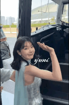 谁懂啊！徐梦洁开开心心去参加星光大赏，结果这边厢李明德被剧组踢出局，微博上已经吵