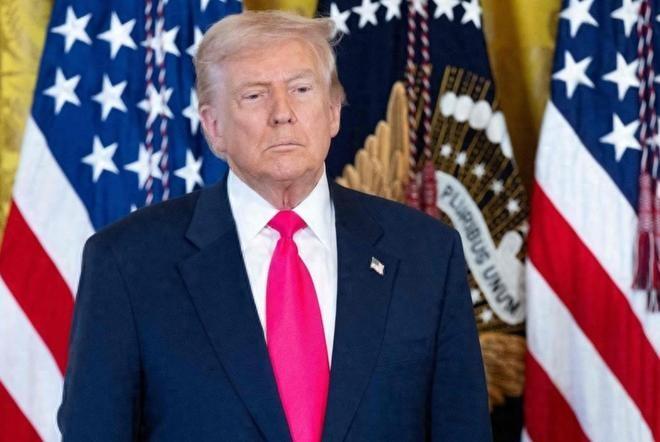 全面反华开始？特朗普已下令，数十国一起行动，高市帮手全部就位。去年中美博弈，最让