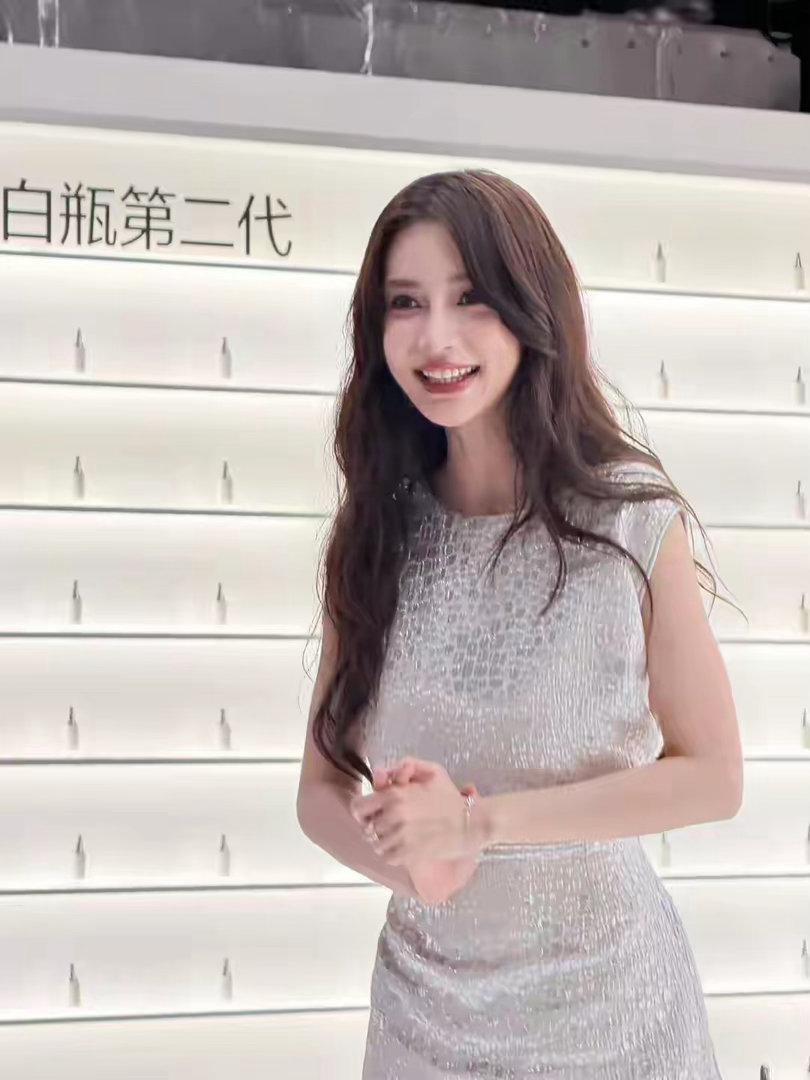 红毯王者归来！Angelababy上海晚宴，36岁生图曝光吊打同龄人 