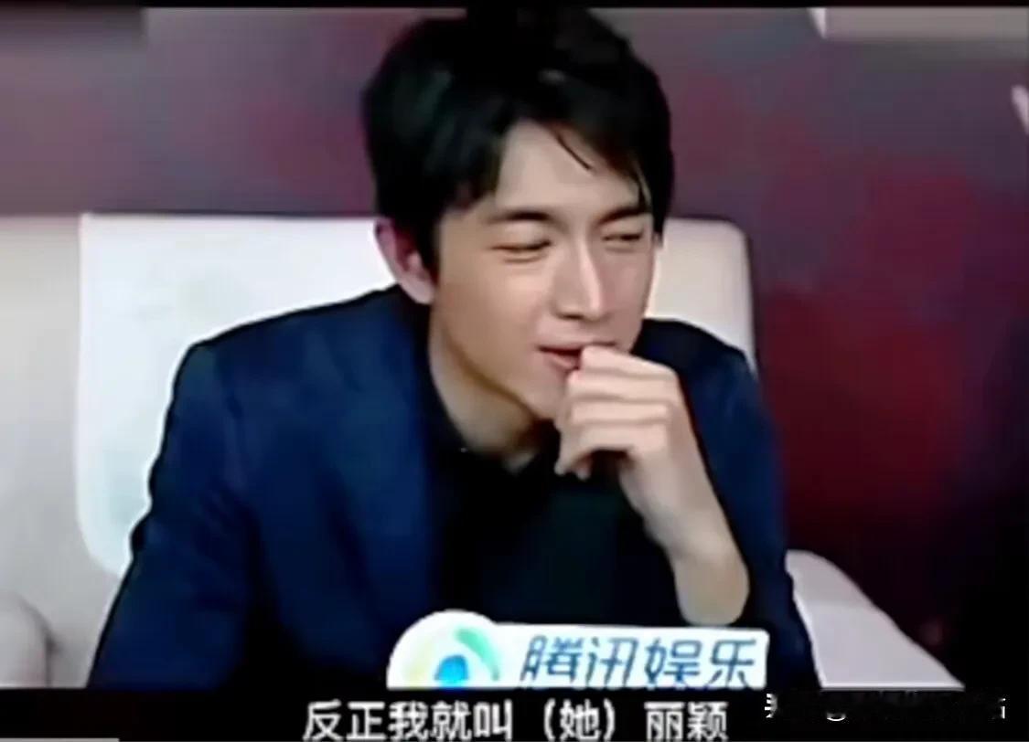林更新：“有一天，我一直叫她赵老师、赵老师，她急了！”

赵丽颖：“我有那么老吗